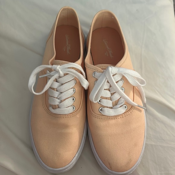 Universal Thread Shoes - 🛍️. Peach “ked” look a likes